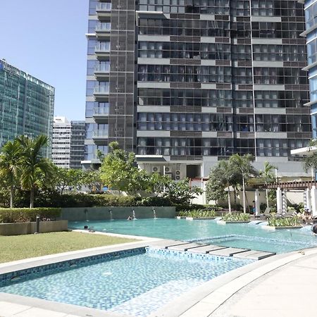 Uptown Parksuites Tower Two - Bgc Taguig, Манила Экстерьер фото