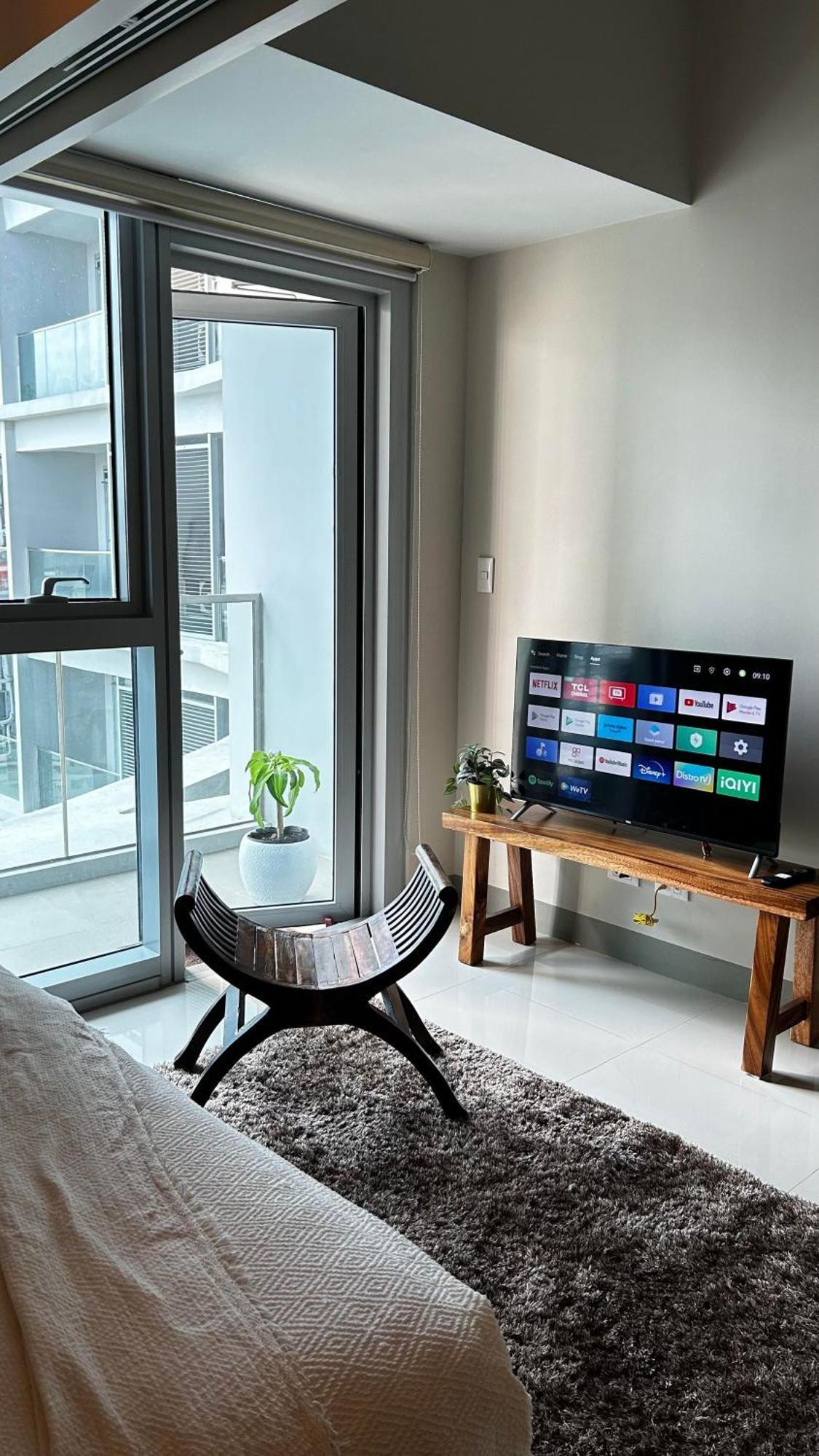 Uptown Parksuites Tower Two - Bgc Taguig, Манила Экстерьер фото