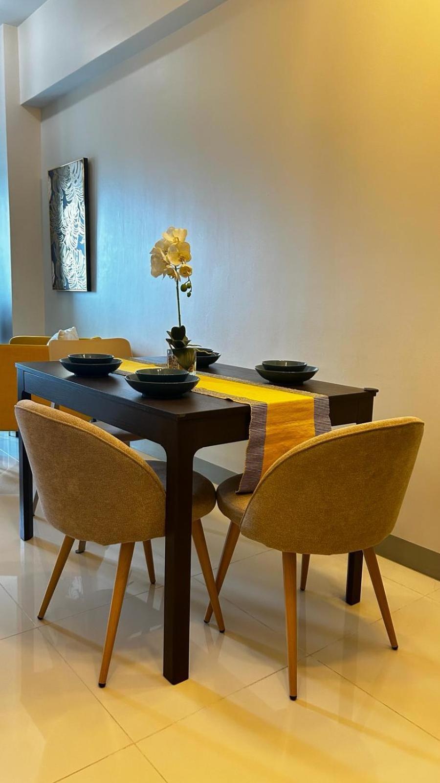 Uptown Parksuites Tower Two - Bgc Taguig, Манила Экстерьер фото