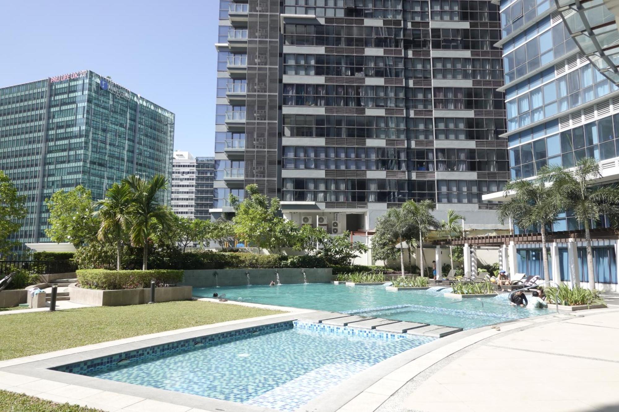 Uptown Parksuites Tower Two - Bgc Taguig, Манила Экстерьер фото