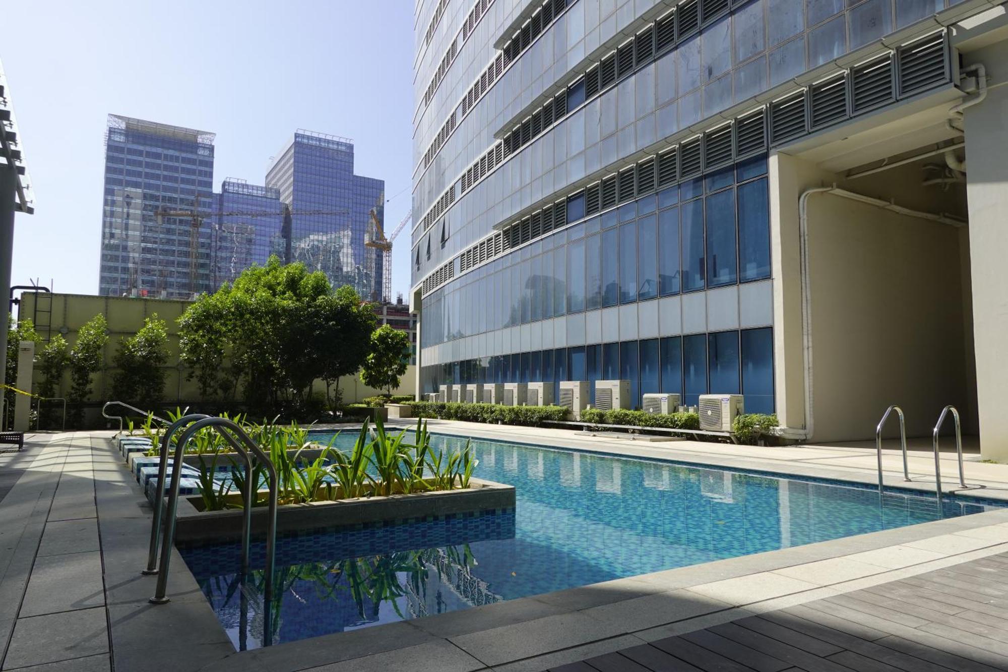 Uptown Parksuites Tower Two - Bgc Taguig, Манила Экстерьер фото
