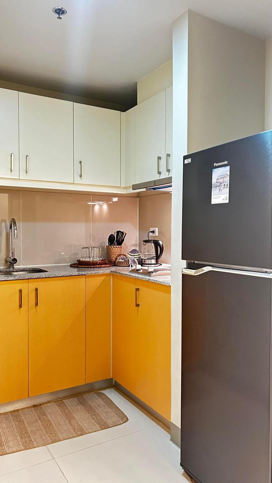 Uptown Parksuites Tower Two - Bgc Taguig, Манила Экстерьер фото